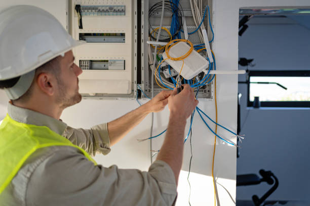 Best Affordable Emergency Electrician  in Crystal Lake, IL